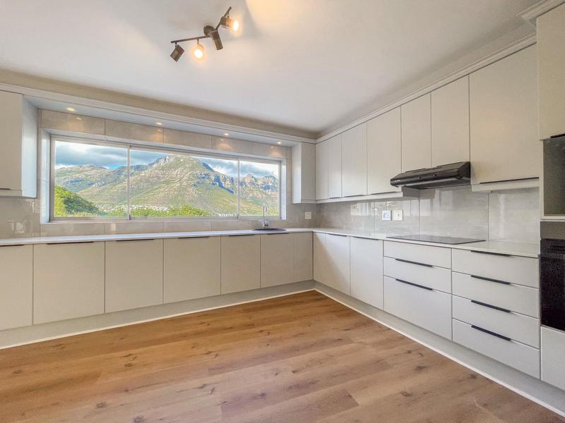 To Let 4 Bedroom Property for Rent in Hout Bay Western Cape
